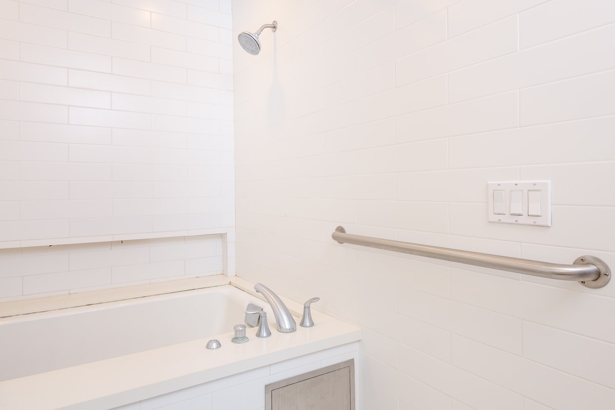 Building Photo - 1513 S Orange Grove Ave