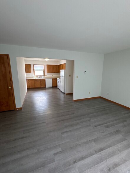 Building Photo - 917 E Glen Park Ave
