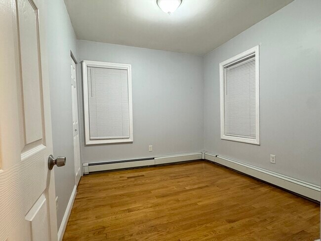 Building Photo - 347 Water St