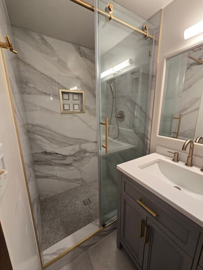 Building Photo - Spacious 4-Bedroom Home on Desirable Hillcrest Blvd in Colfax