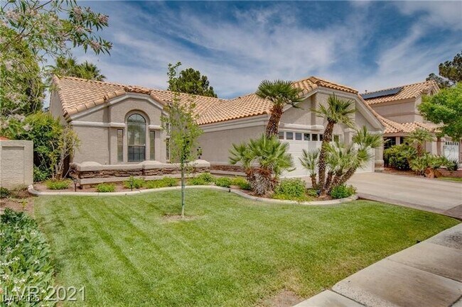 Building Photo - 2644 White Pine Dr