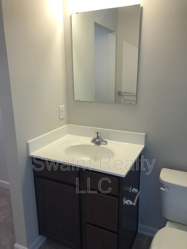 Building Photo - 445 Sitka Spruce Ln