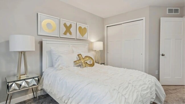 Building Photo - Sparkling New Townhome 3 Bedrooms Plus Office-Loft, Just Built, Move Right In!