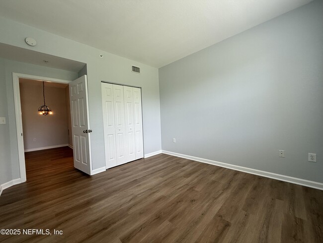 Building Photo - 440 S Villa San Marco Dr