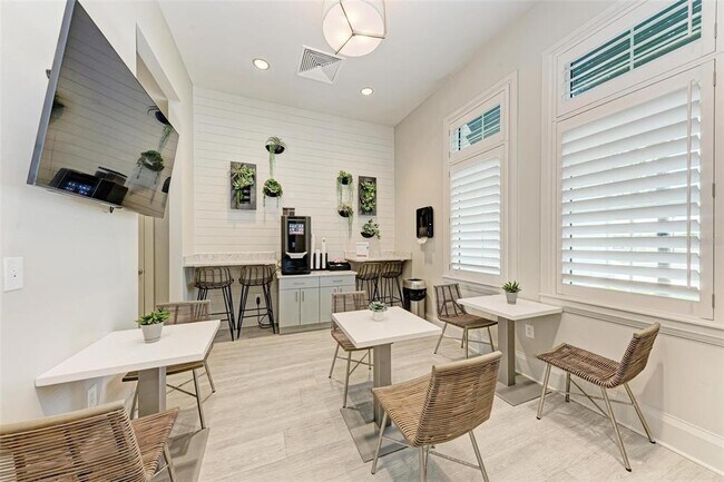 Building Photo - 15238 Serene Shores Loop