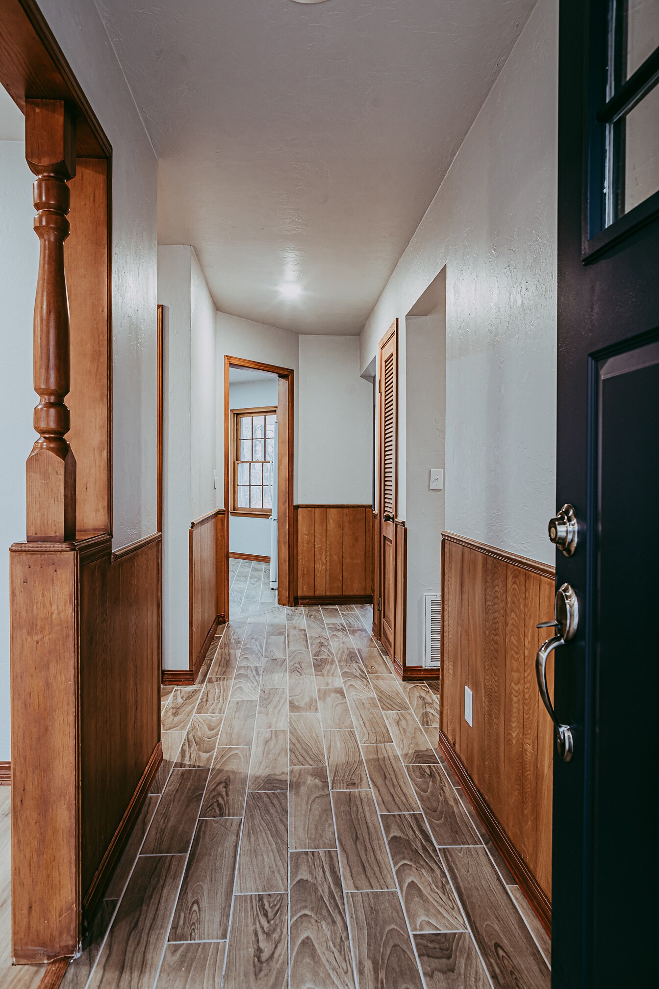 Hallway - 5331 Indian Hill Rd