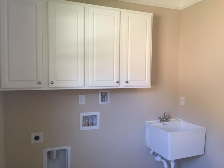 Building Photo - 2260 Arnold Palmer Way