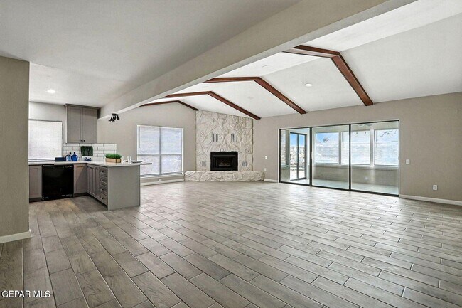 Building Photo - 11273 Ivanhoe Dr