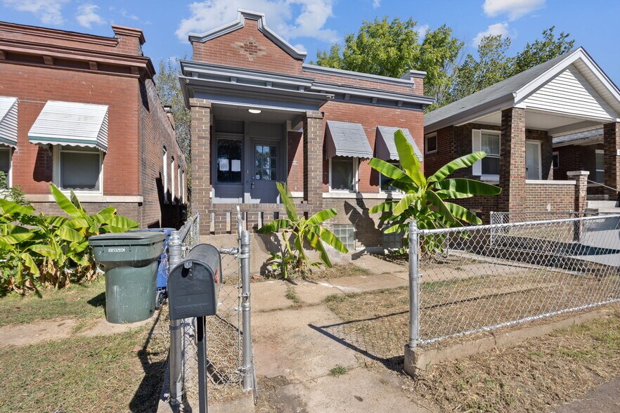 Building Photo - 507 Davis St