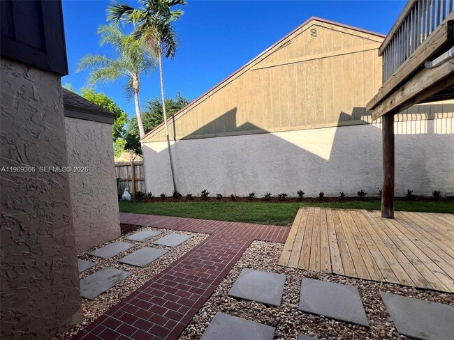 Building Photo - 7512 SW 95th Pl