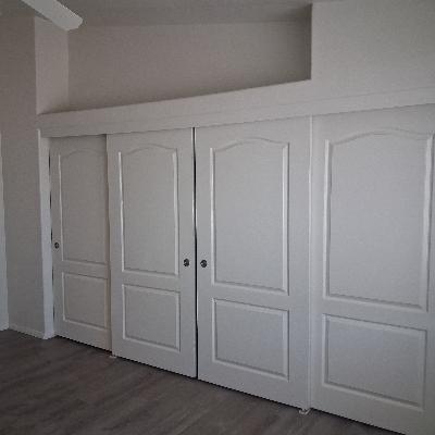 Building Photo - 985 E Mingus Ave