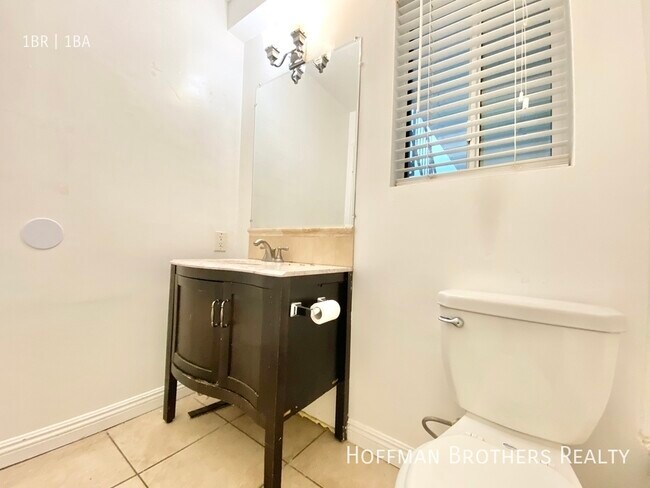 Building Photo - 10839 Morrison St