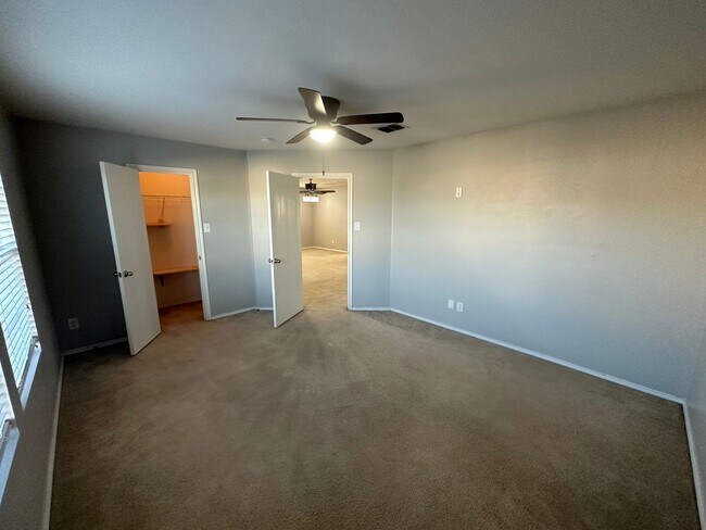 Building Photo - Beautiful Home in Stone Oak!