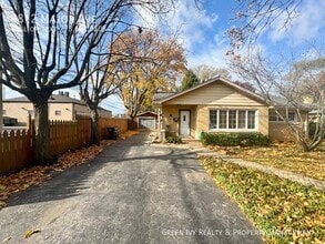 Building Photo - 8812 Major Ave