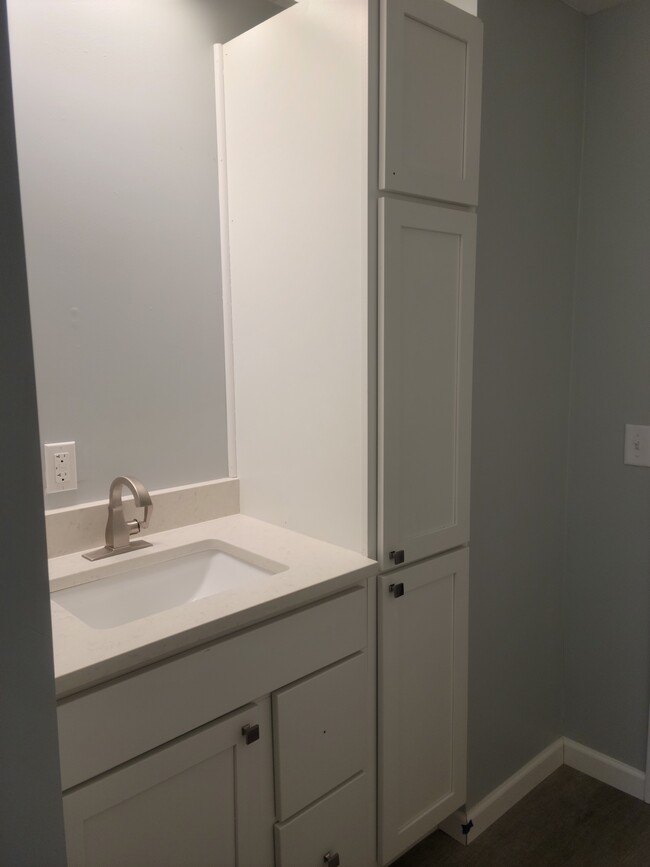 1 Bedroom Granite sink - 183 Maple St