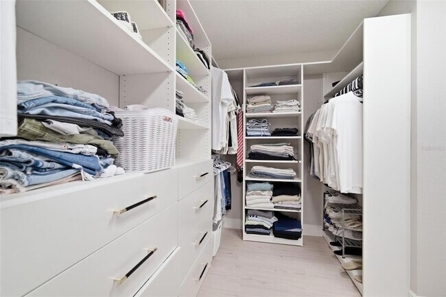 Building Photo - 6396 Roadstead Ct