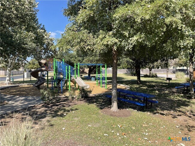 Building Photo - 3208 Clinton Pl