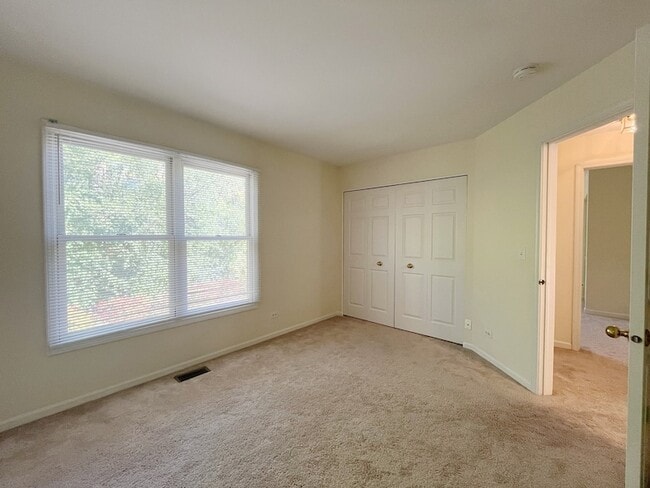 Building Photo - 312 Spring Creek Cir