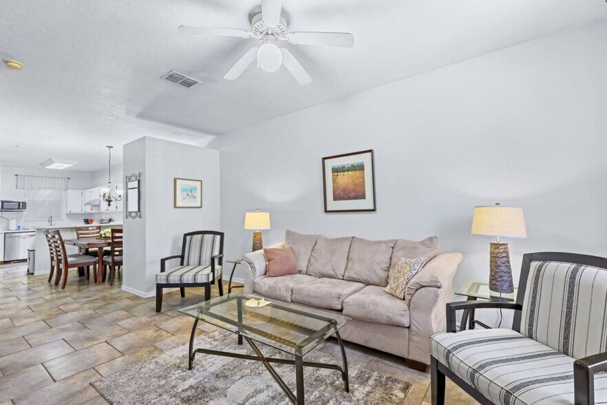 Building Photo - 4415 SW 34th St