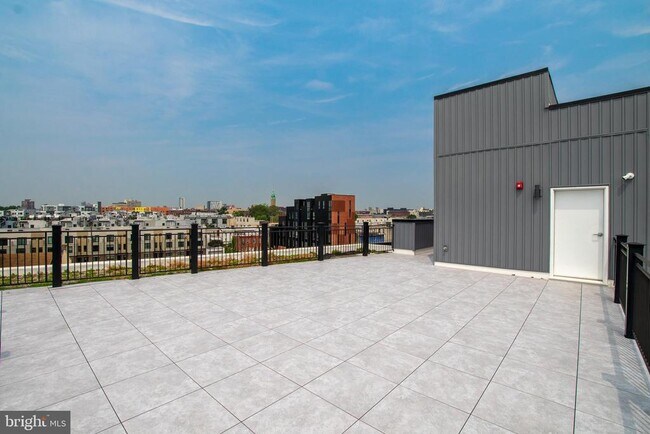 Building Photo - 1325 N Lee St