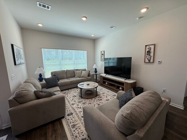 Building Photo - 5435 Shelly Lynn Dr