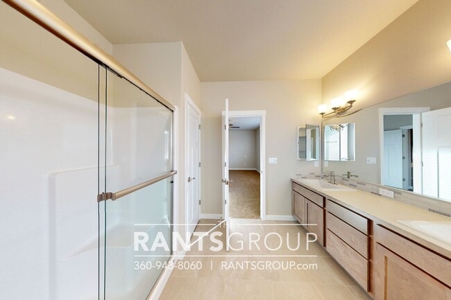 Building Photo - Steilacoom Ridge! Easy I5 Access!