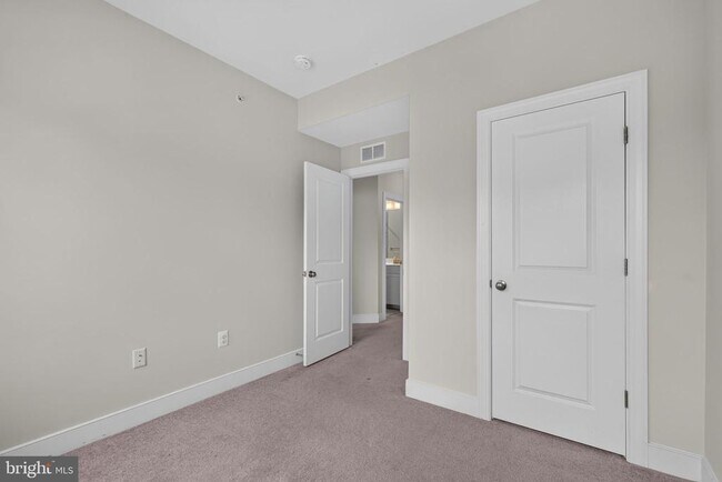 Building Photo - 4713 Cherokee St