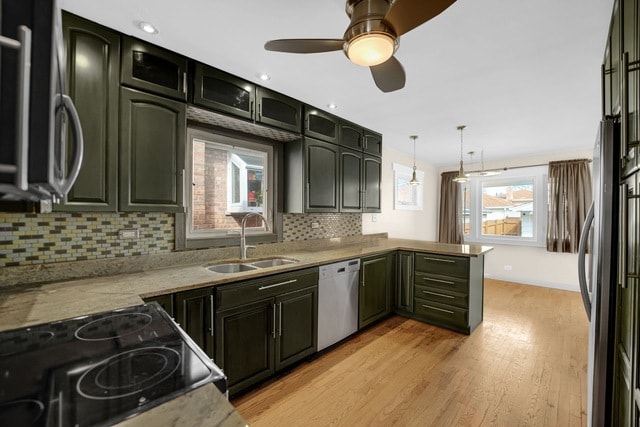 Building Photo - 7520 W Carmen Ave