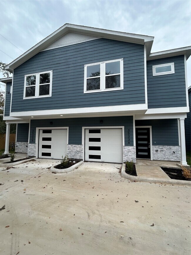 Building Photo - 3533 Alderfer St