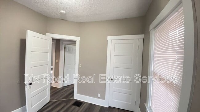 Building Photo - 821 Sixteenth Avenue