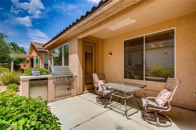 Building Photo - 5389 Progresso St