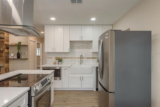 Building Photo - 2480 Del Rio Way