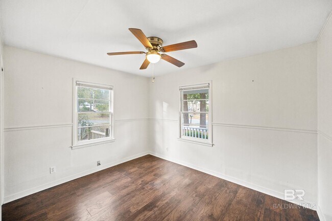 Building Photo - 358 Pecan Ave