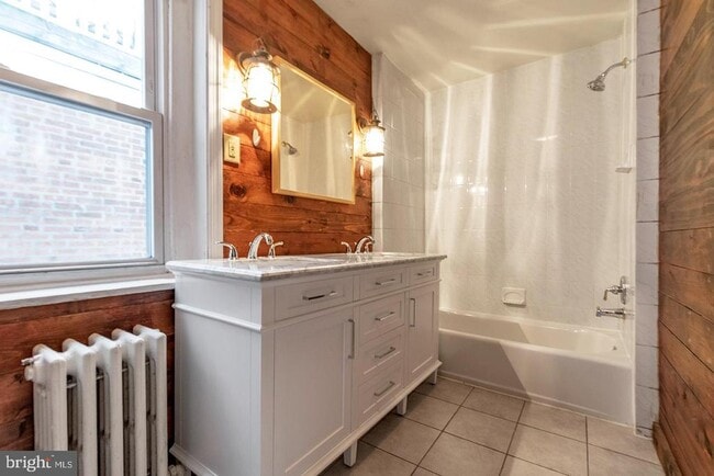 Building Photo - 1339 Christian St