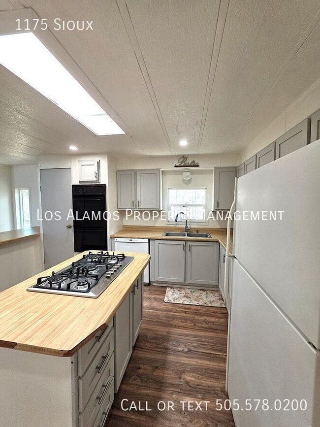 Building Photo - 1175 Sioux-