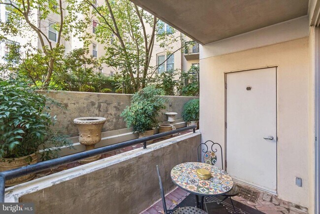 Building Photo - 1441 Rhode Island Ave NW