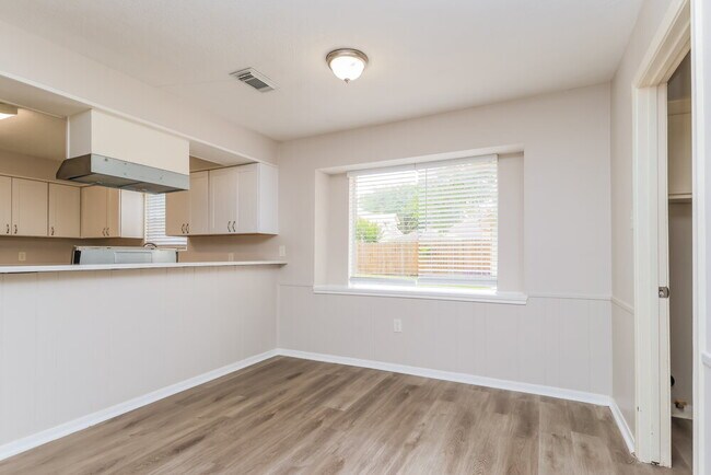 Building Photo - 4707 Havenwoods Dr