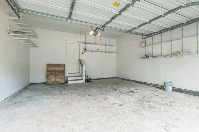 Building Photo - 1037 Bakersfield Ln
