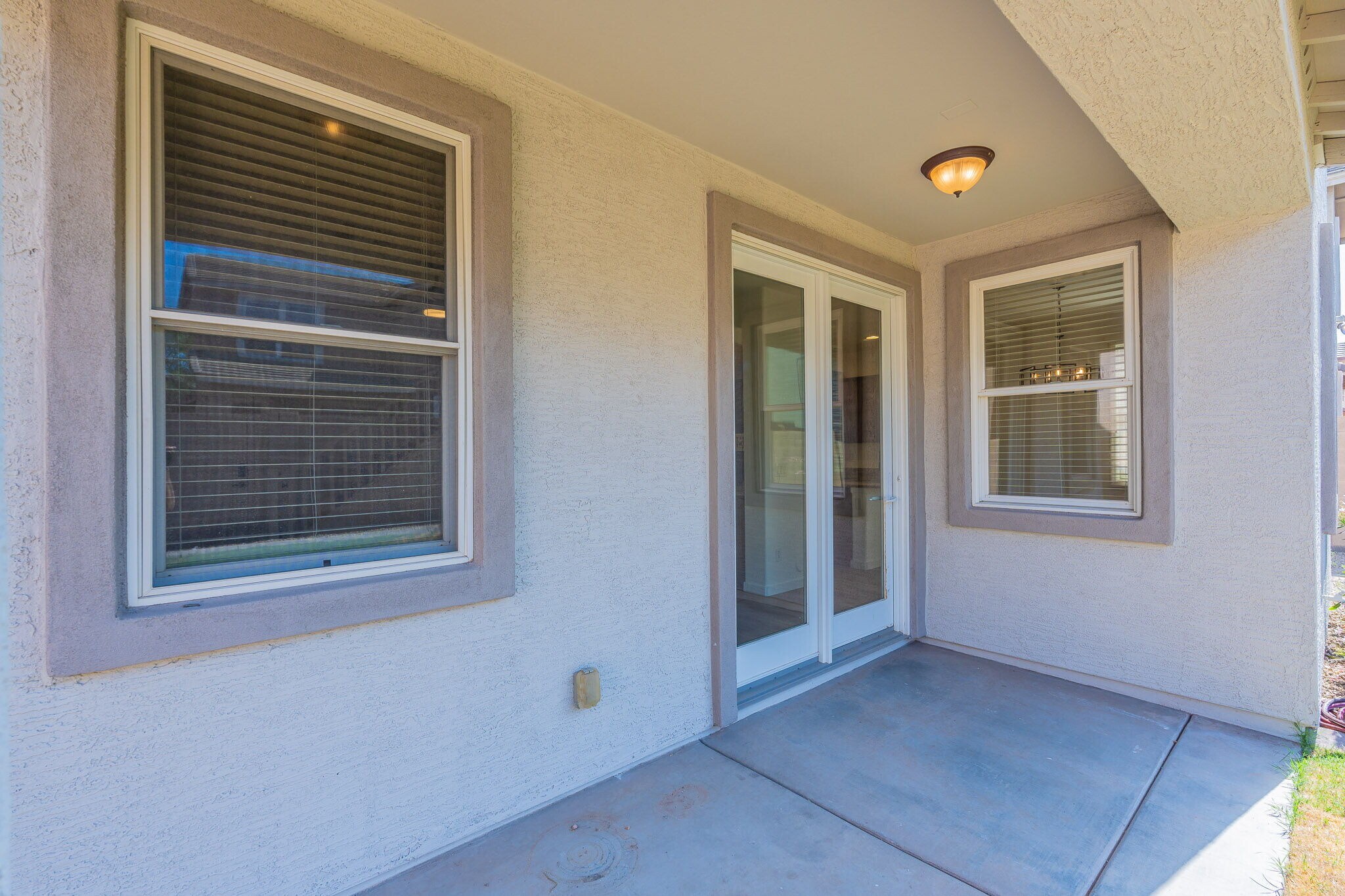 Building Photo - 2225 E Sunland Ave