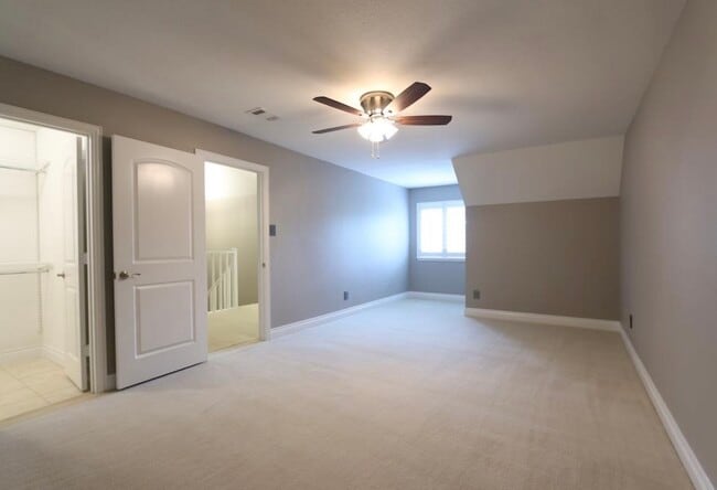 Building Photo - 2842 River Birch Dr