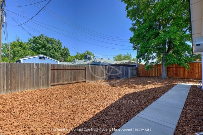 Building Photo - Great Tahoe Park home, 3 bedroom with 1 ba...