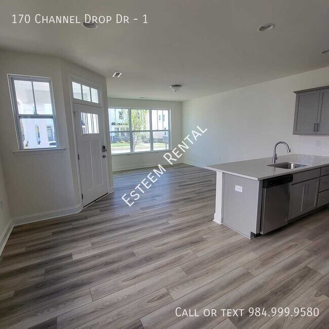 Building Photo - 170 Channel Drop Dr