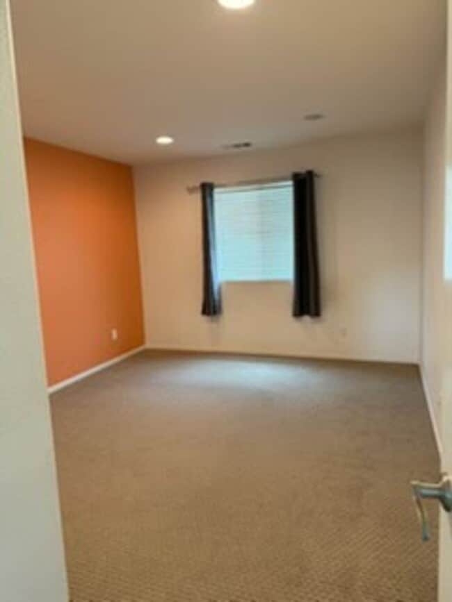 Building Photo - 34253 Chaparossa Dr