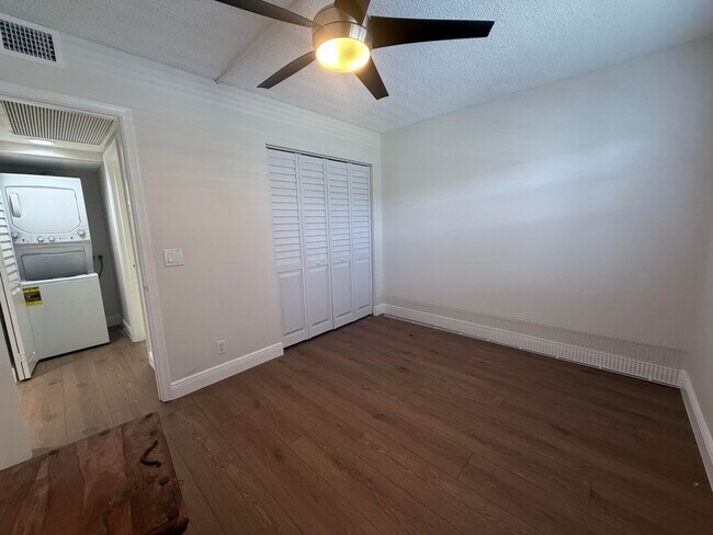 Building Photo - 800 SW 125th Way