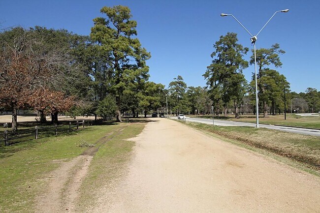 Building Photo - 1505 Utah St