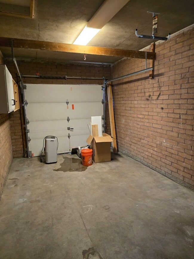 Building Photo - Pet Friendly & Steps Away From Idlewild Park and River!