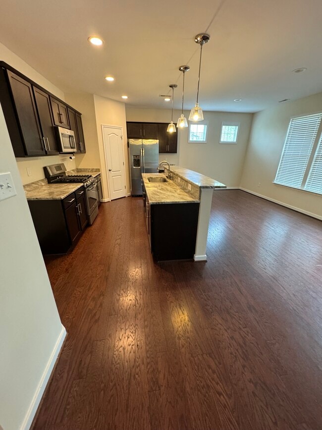 Building Photo - 6901 Swanhaven Dr