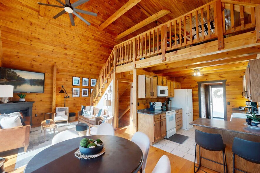 Building Photo - 82 Tuckaway Ridge