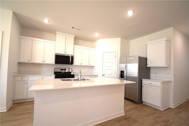 Building Photo - 544 Colorado St