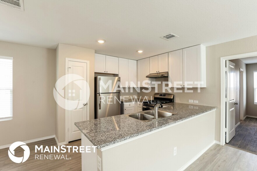 Building Photo - 7246 Meadow Acrs